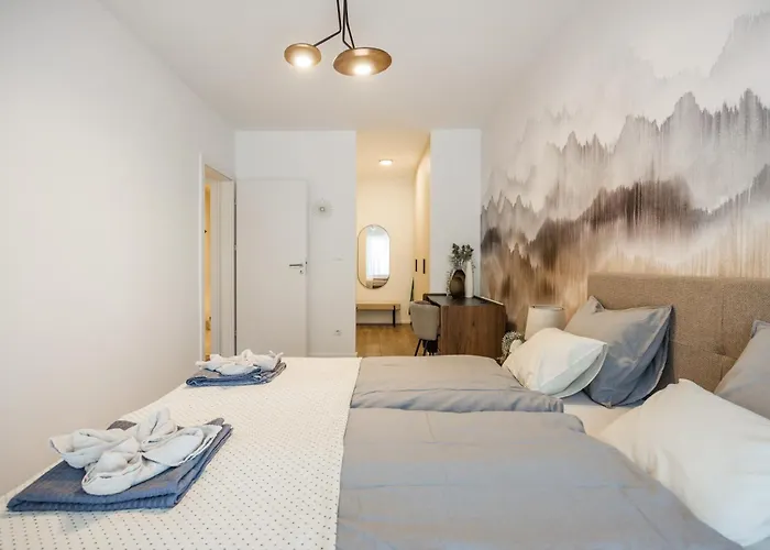 Sleek Premium Apartment With Parking